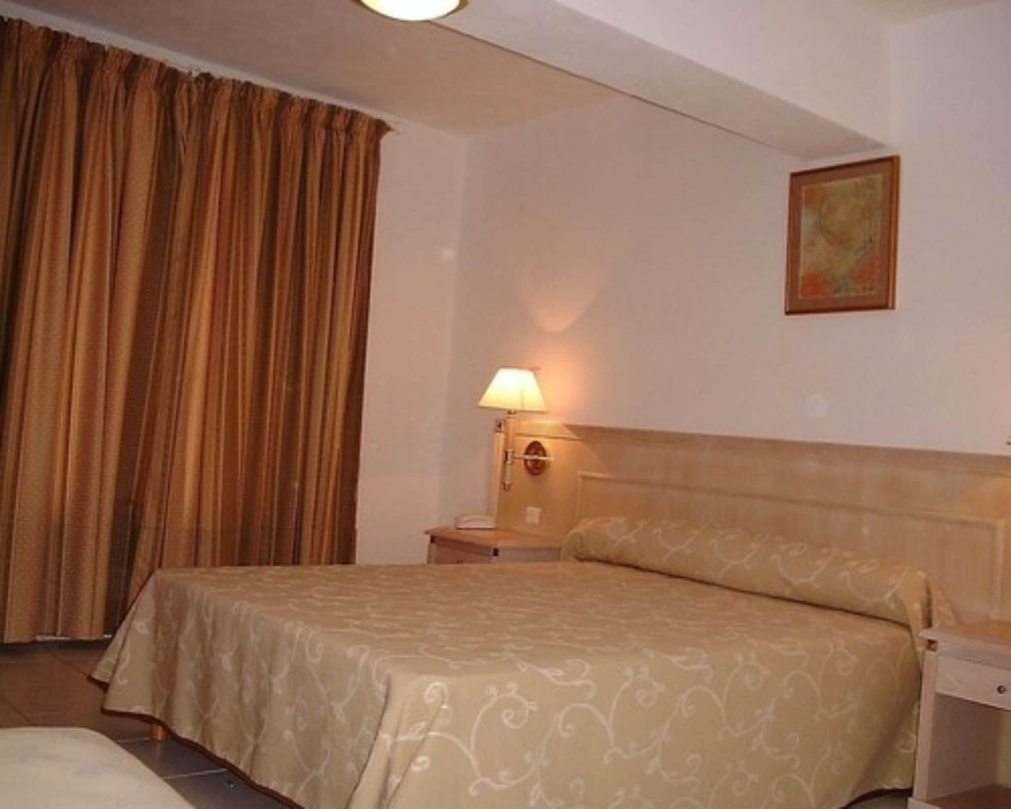 Hotel Residence San Pieru Tarcu 外观 照片