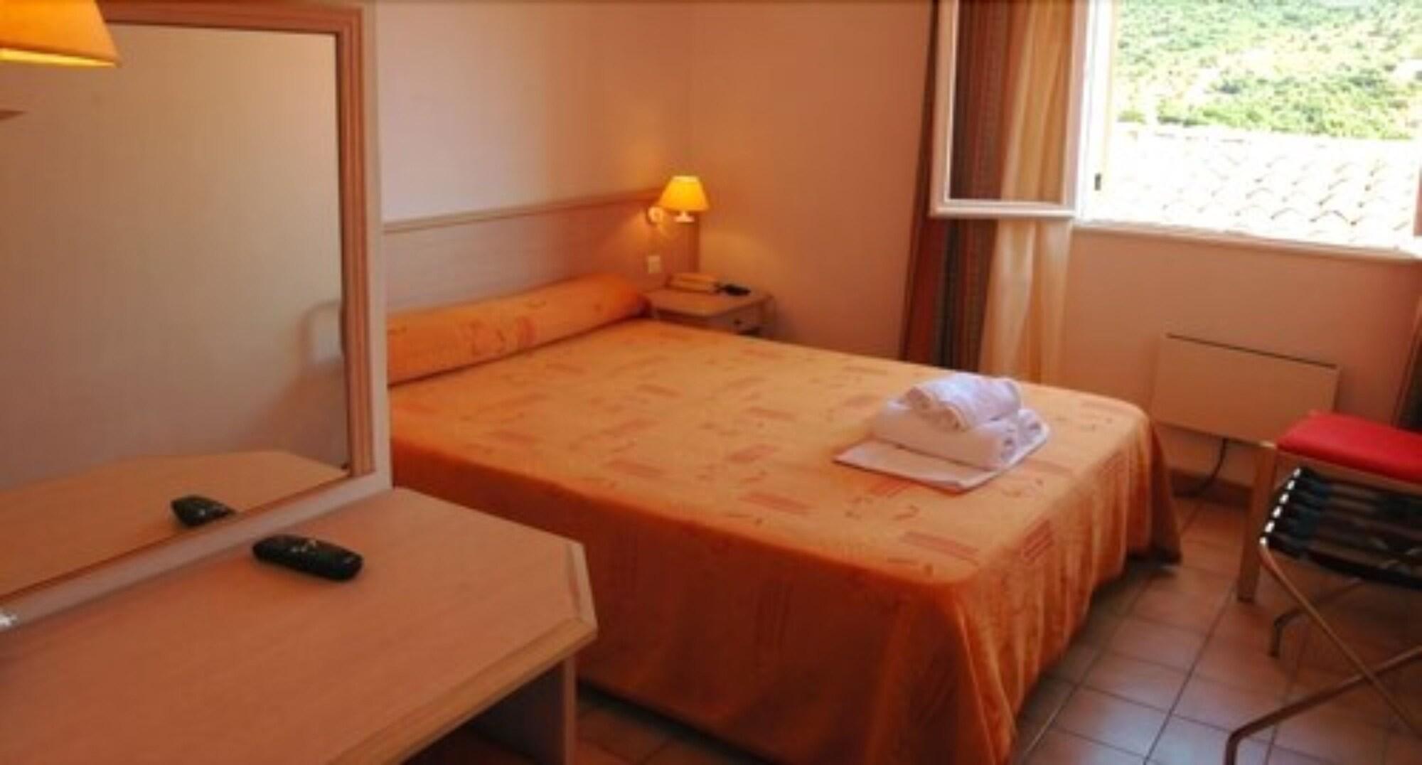Hotel Residence San Pieru Tarcu 外观 照片